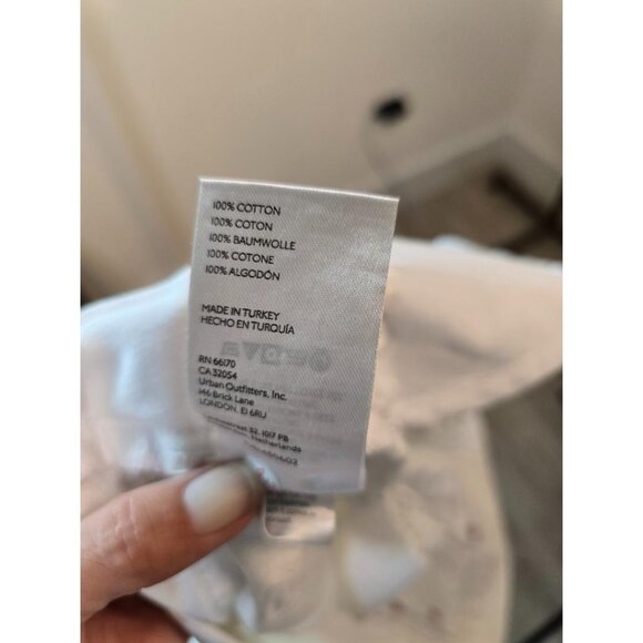 We The Free HighRise Destroyed White Button Fly Denim Shorts 29 - Picture 8 of 8